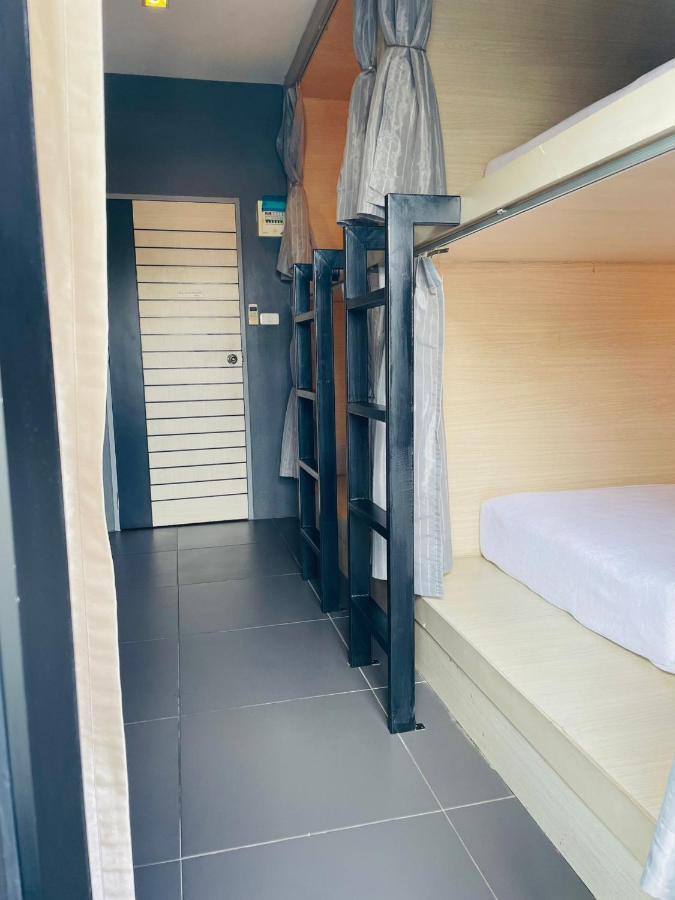 Rabbitel Phuket Hostel Exterior foto